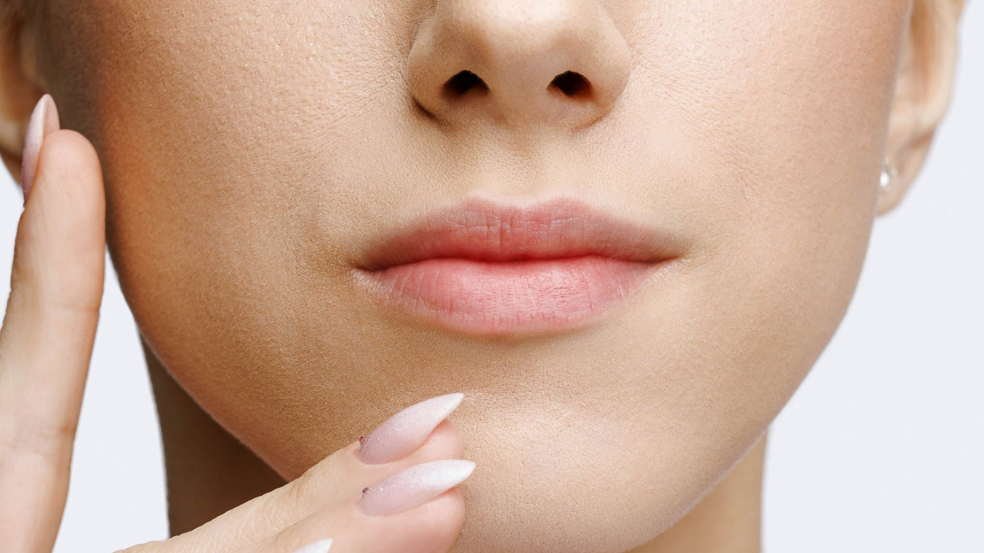 Marirea buzelor cu acid hialuronic