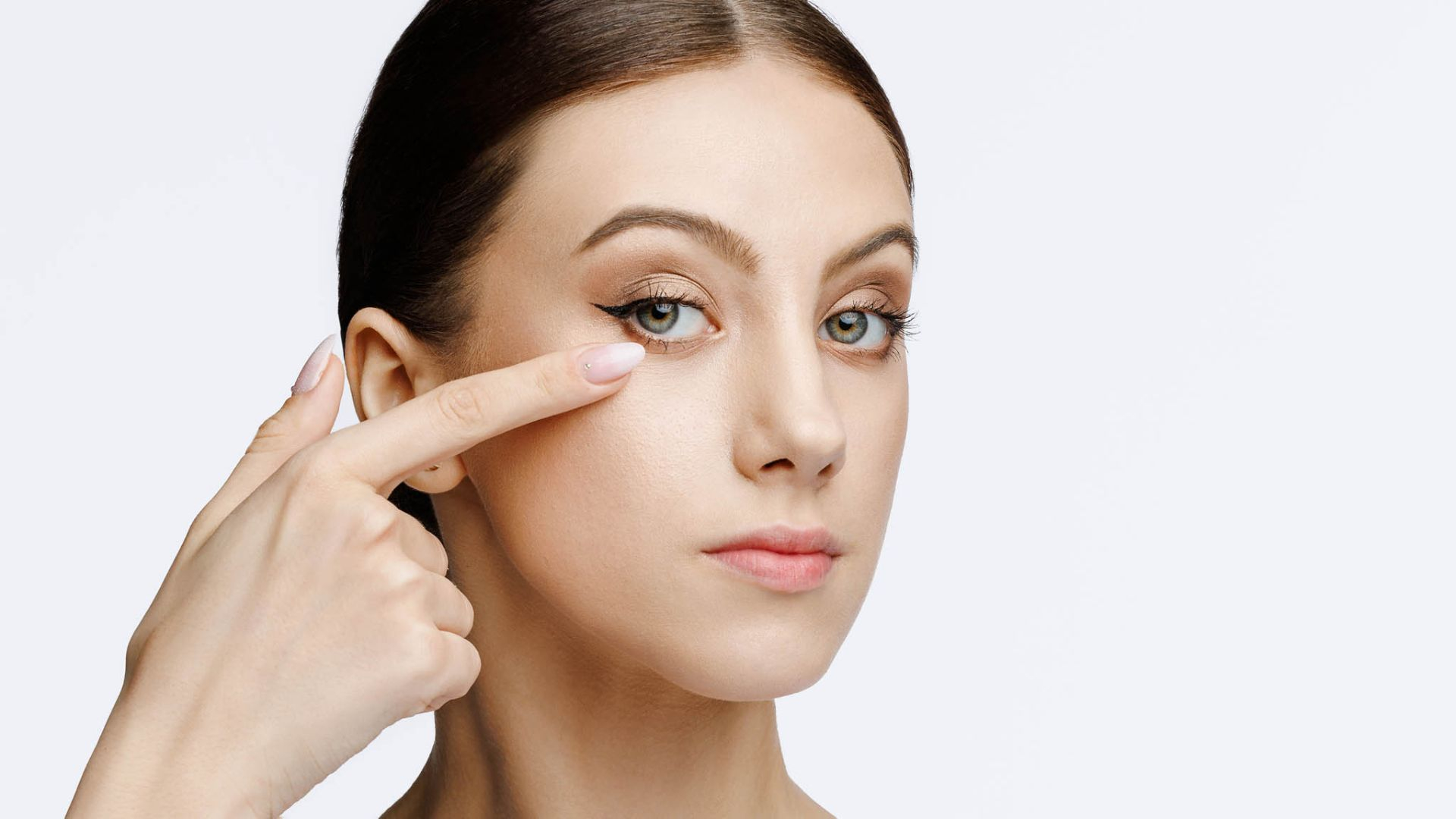 Reducerea cearcanelor cu acid hialuronic