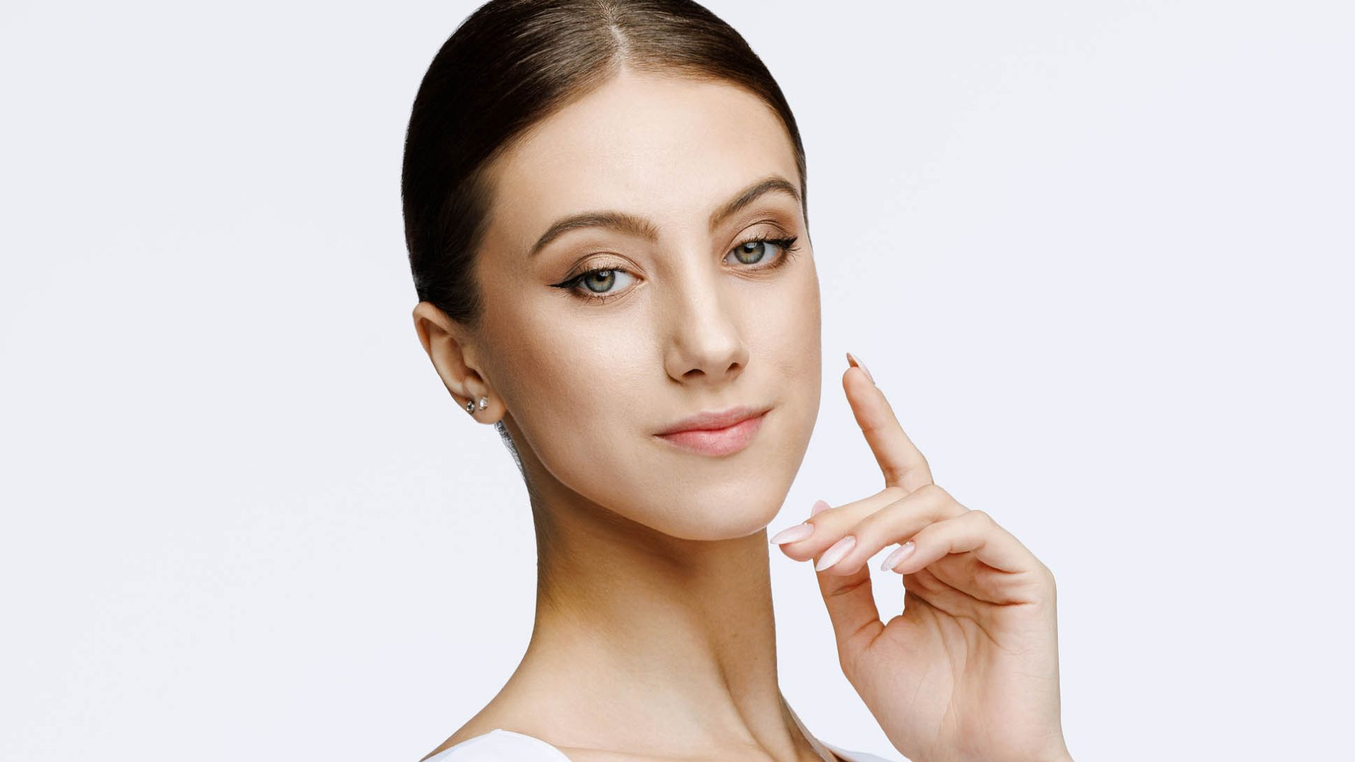 Rejuvenare si volumetrie cu acid hialuronic